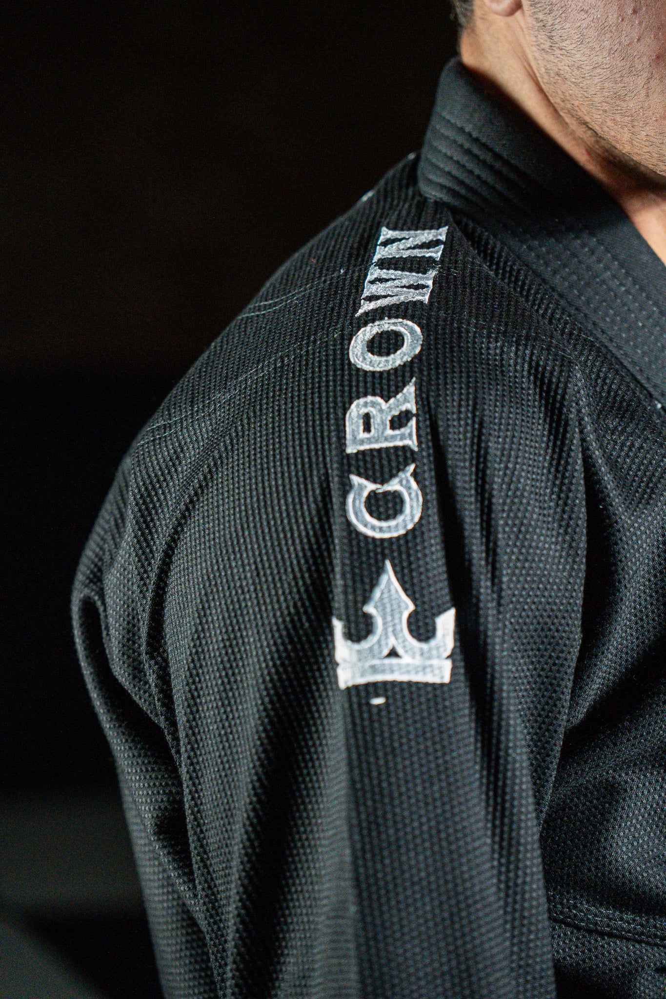 CROWN GI- Black and White