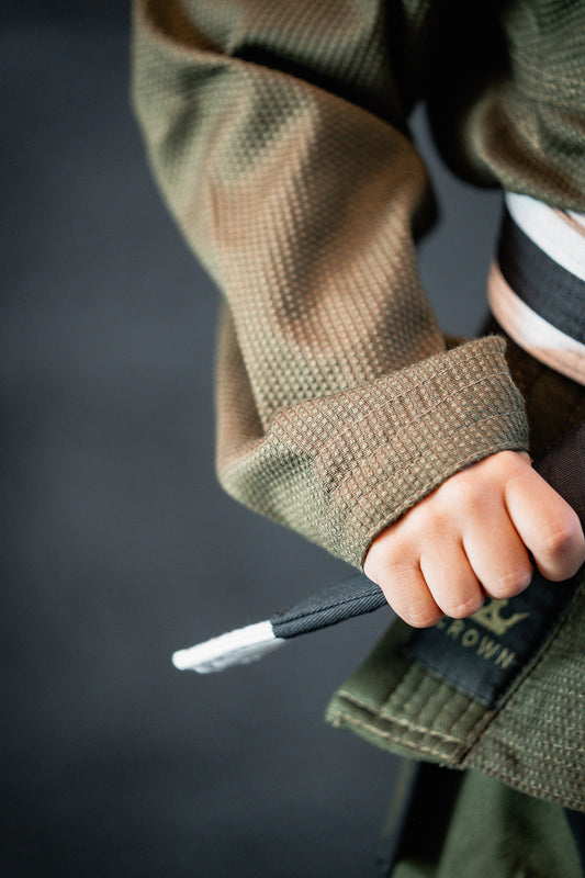 CROWN KIDS- OLIVE GREEN