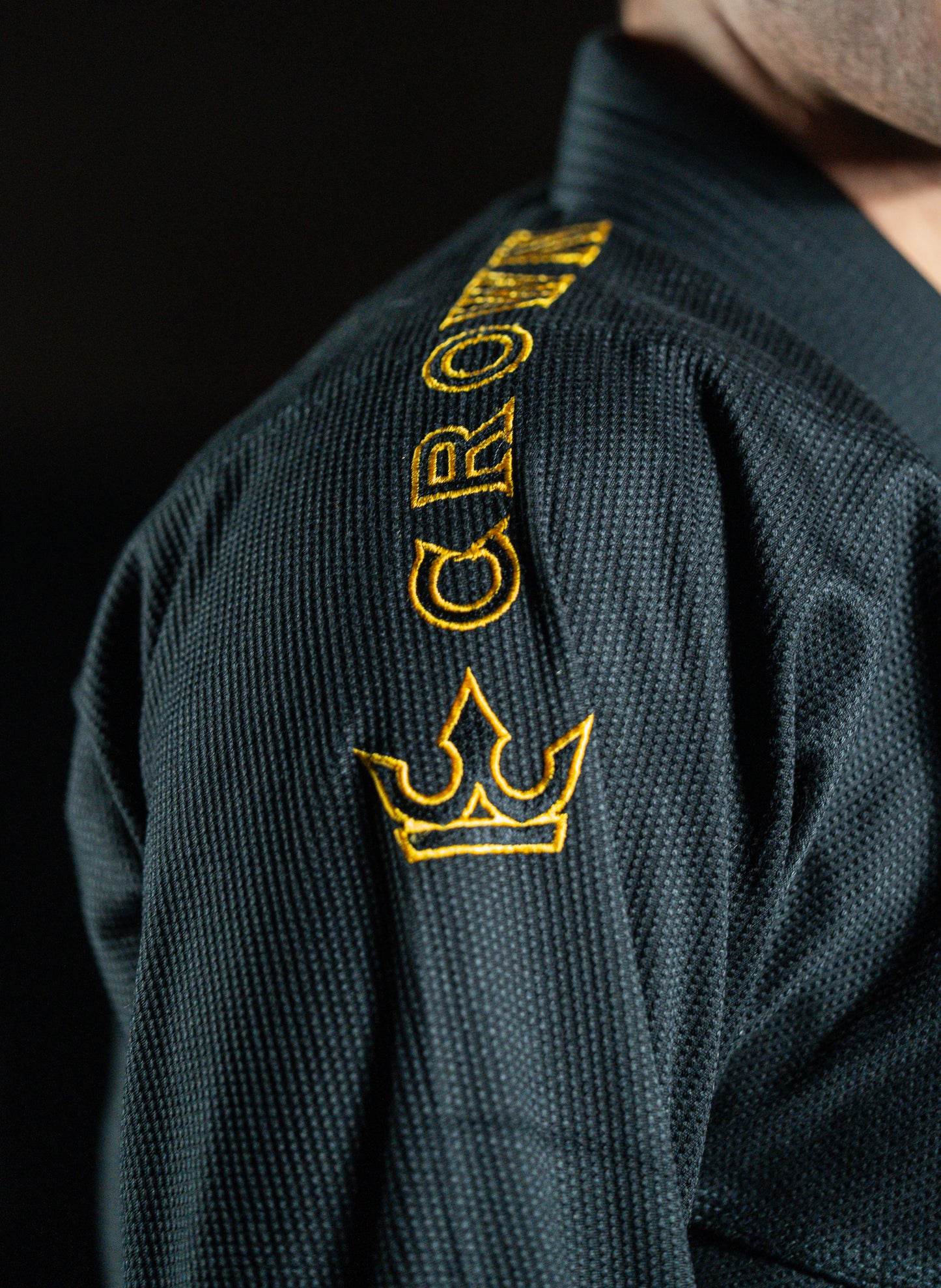 CROWN - The Apex Gi – Black and yellow