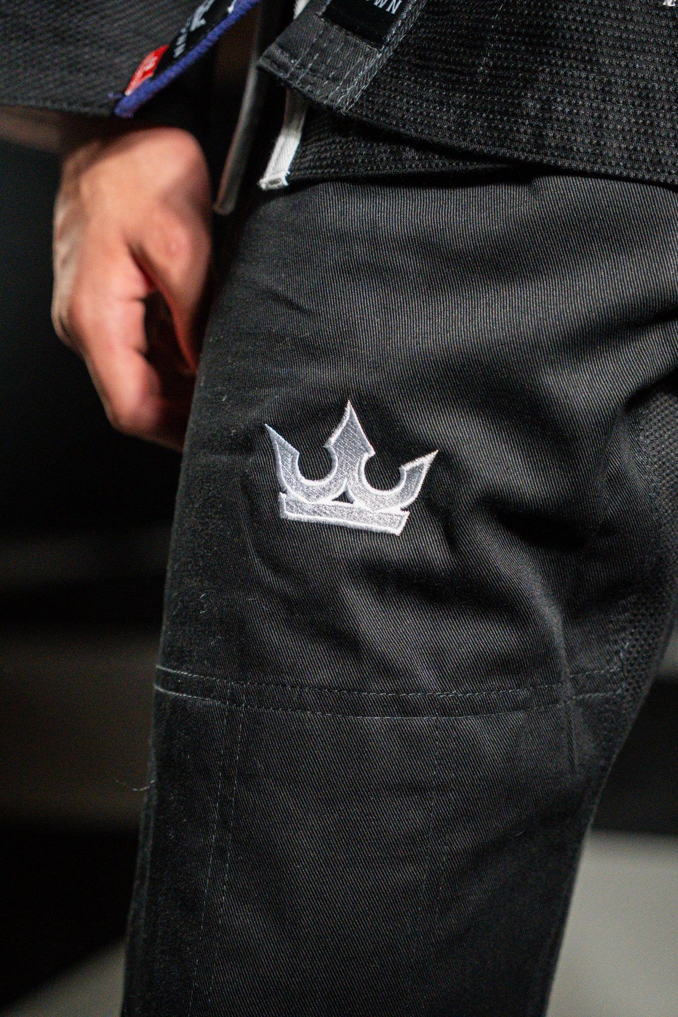CROWN GI- Black and White