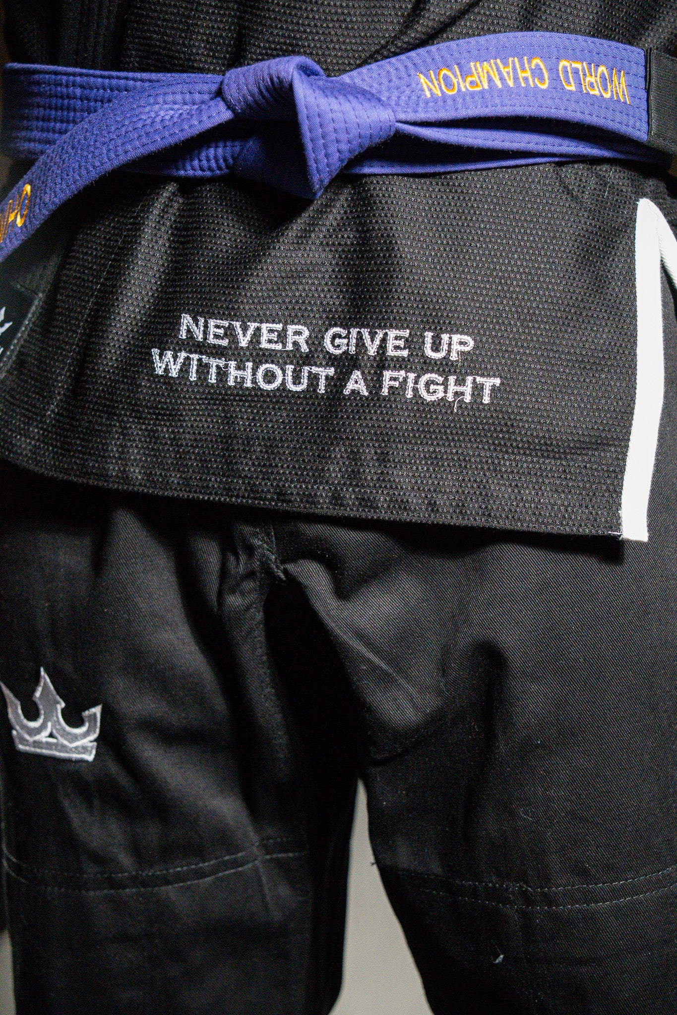 CROWN GI- Black and White