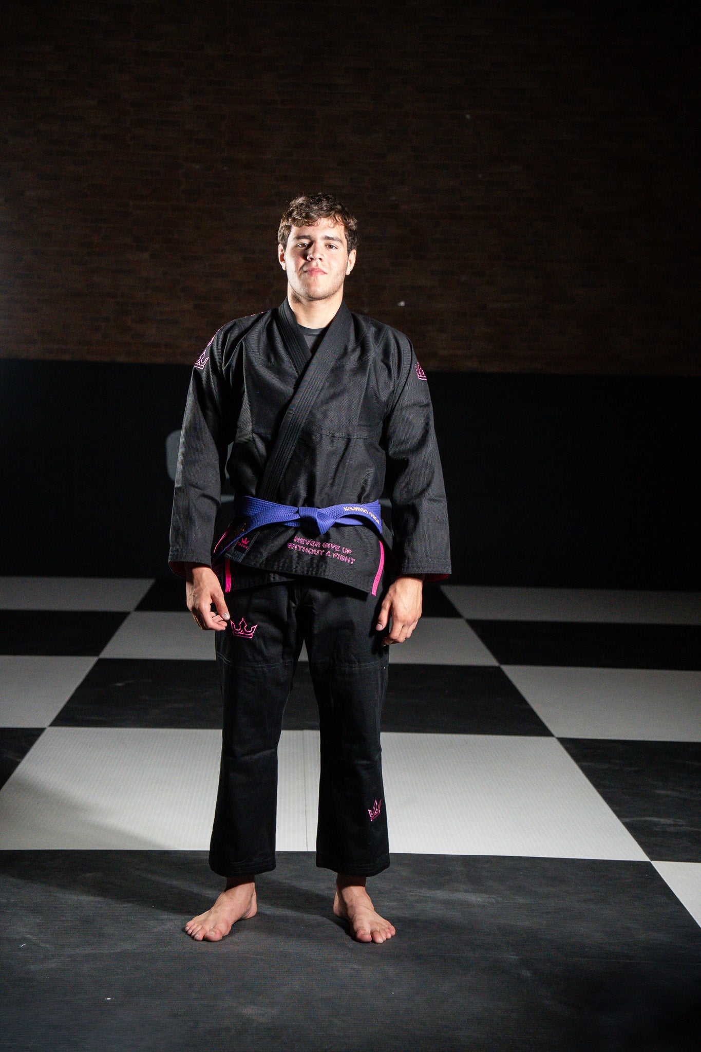 CROWN - The Apex Gi – pink on Black