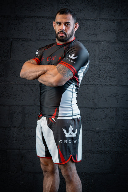 SHORT MMA CHECKMAT CROWN - BLACK AND RED