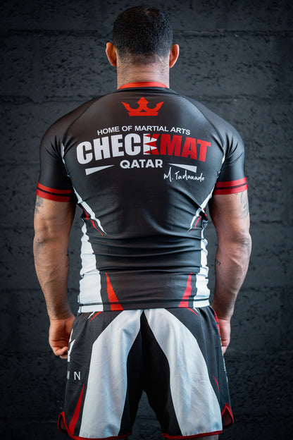 SHORT MMA CHECKMAT CROWN - BLACK AND RED