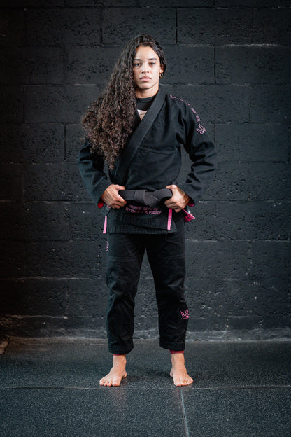CROWN - The Apex Gi – pink on Black