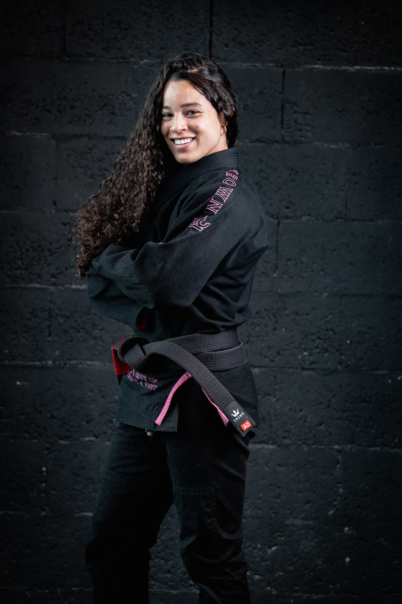 CROWN - The Apex Gi – pink on Black