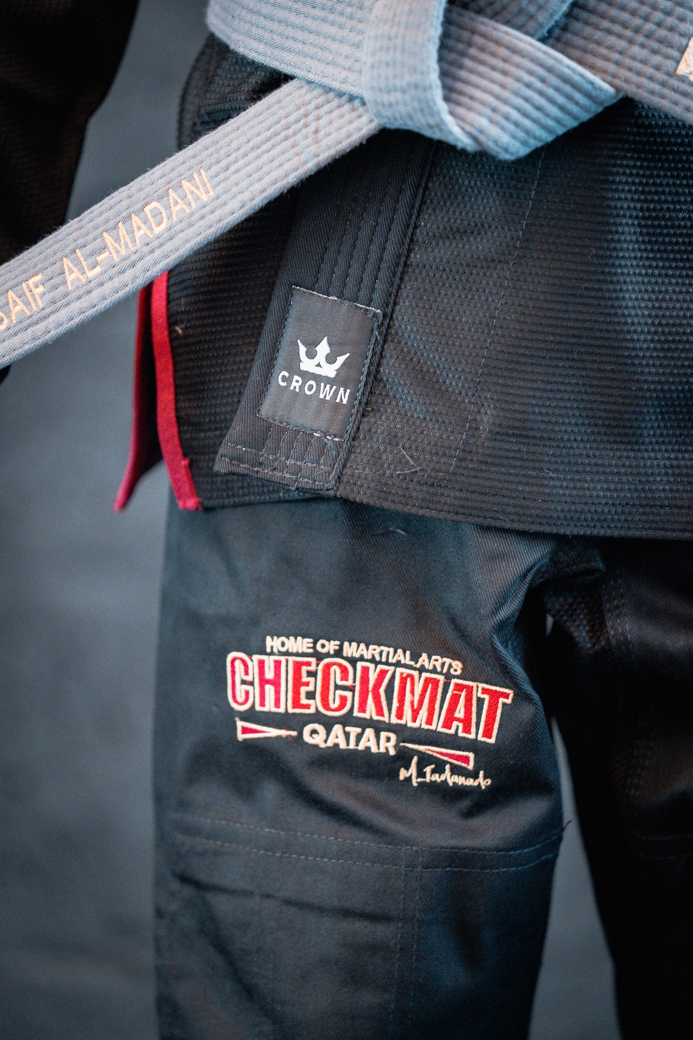 KIDS CHECKMAT GI- BLACK AND RED
