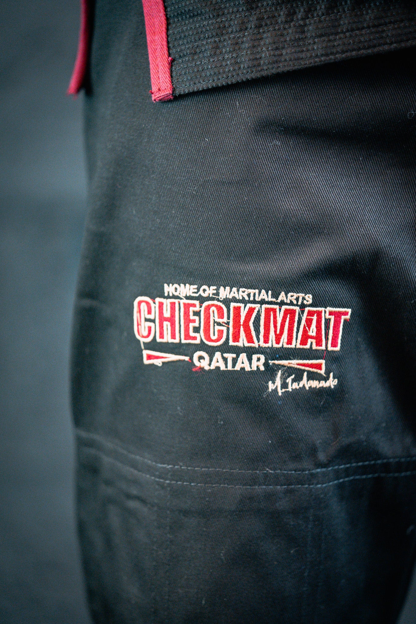 CHECKMAT BLACK AND RED