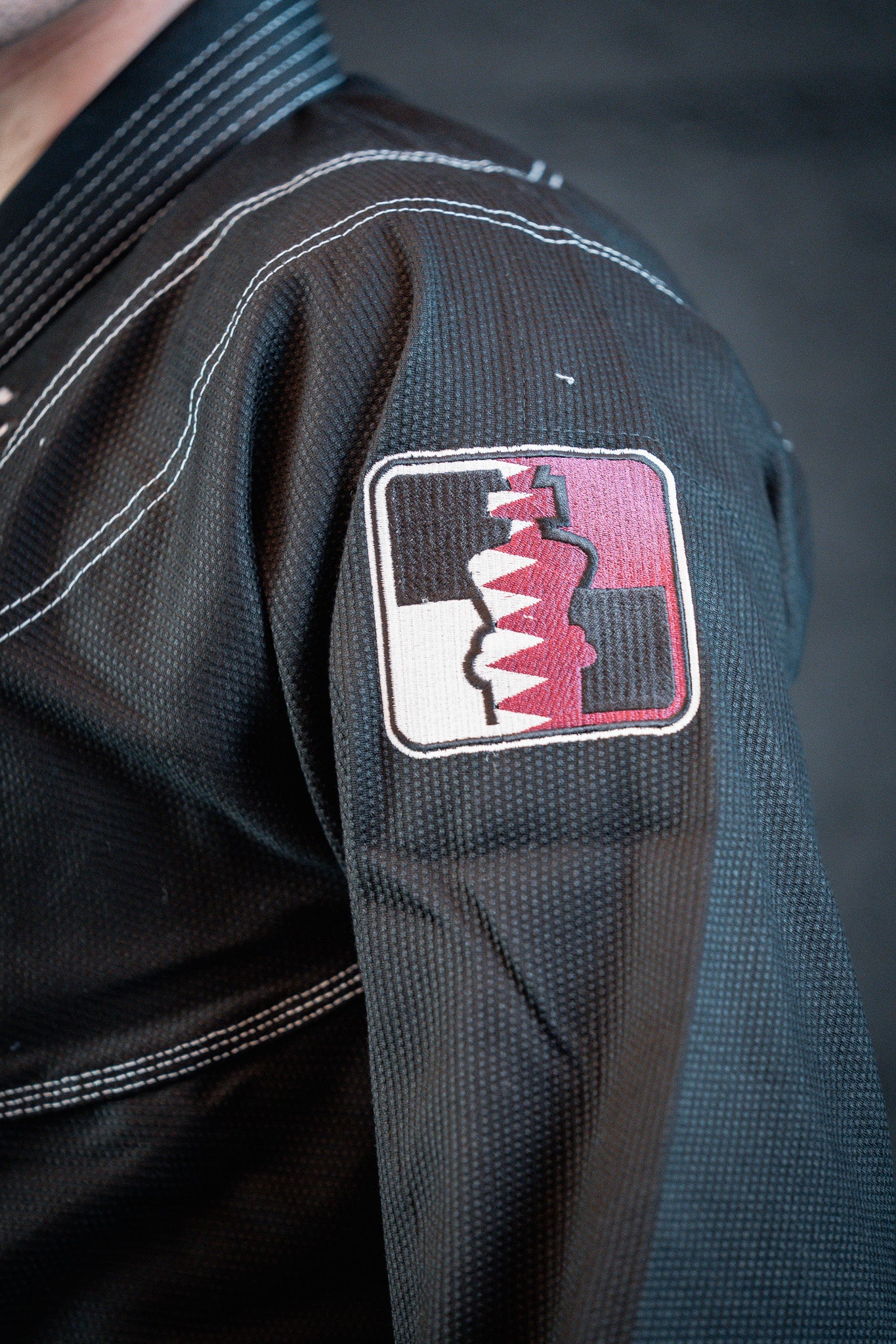 CHECKMAT GI- Black and White