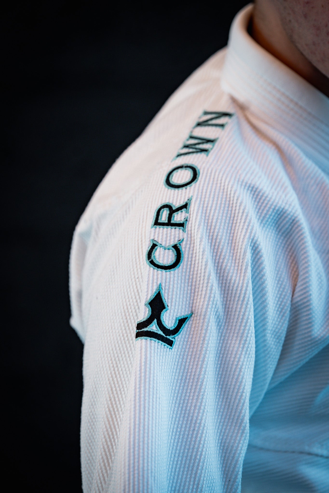 THE APEX CHECKMAT GI- White and sky blue